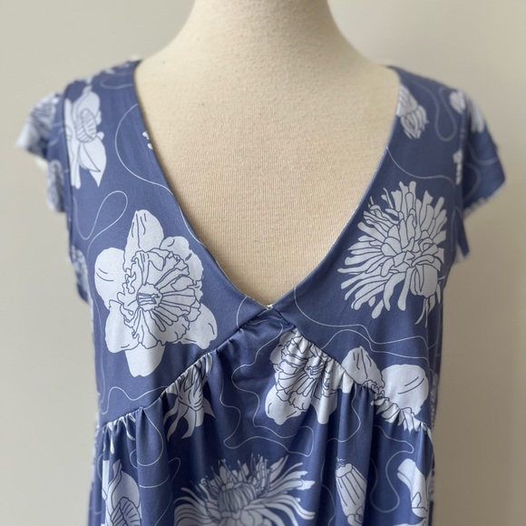 Blue floral flutter sleeve empire waist dress - size M - Picture 3 of 8